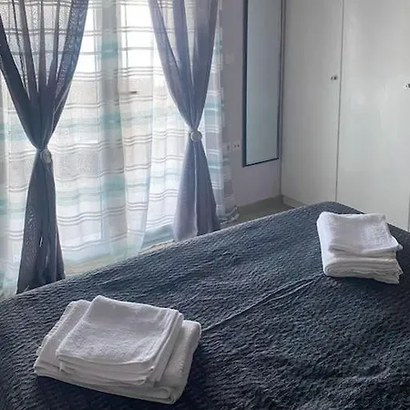 Apartment Near The Beach Flat With Verandas & Seaview *