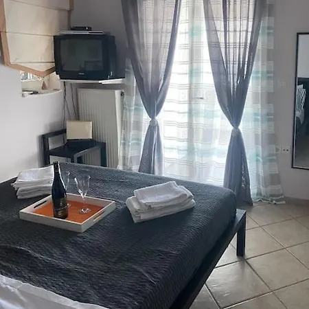 Near The Beach Flat With Verandas & Seaview
