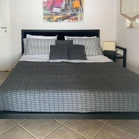 Apartment Near The Beach Flat With Verandas & Seaview