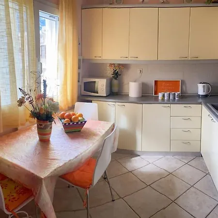 Apartment Near The Beach Flat With Verandas & Seaview *