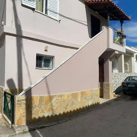 Near The Beach Flat With Verandas & Seaview *