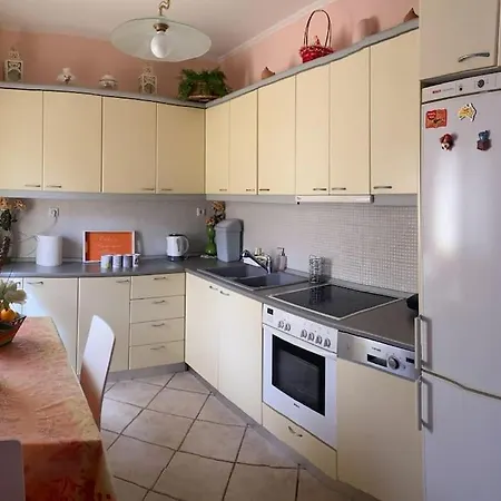 Apartment Near The Beach Flat With Verandas & Seaview